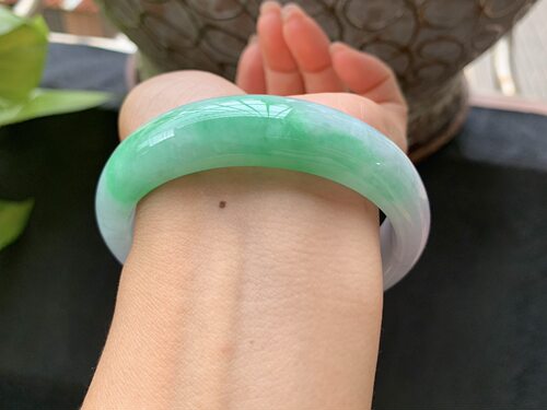 【小陈翡翠】缅甸天然翡翠A货阳绿59-60大圈口正圈翡翠手镯