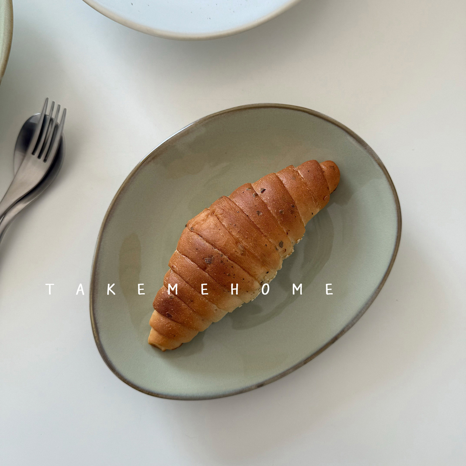 Tuxton匠人手捏不规则椭圆盘清新牛油果绿盘子漂亮brunch餐盘,餐饮具,盘,淘宝优惠券,粉丝福利购,淘宝优惠卷