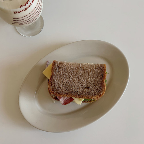 takemehome宽边椭圆盘ins灰色釉下彩brunch三明治蒸鱼盘子耐高温