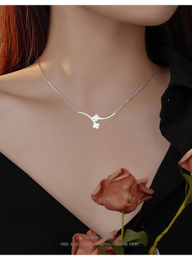 四叶草花项链女颈链饰品锁骨链送女友闺蜜简约气质吊坠2025年新款