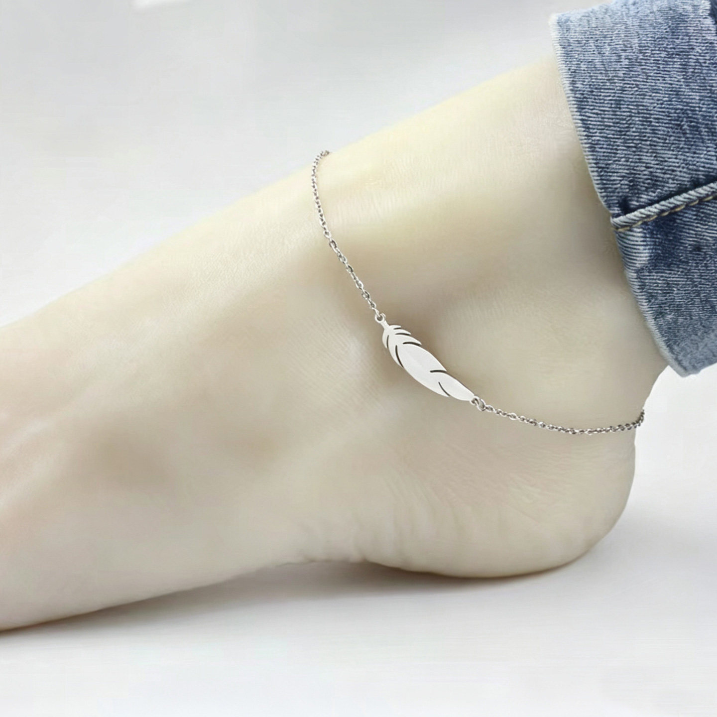 轻奢羽毛银色脚链 简约光面细链 夏季百搭防过敏足饰女款足链脚环
