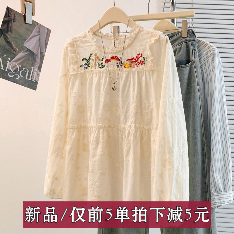 春夏新款设计感蕾丝拼接套头上衣钩花刺绣精致甜美棉麻衬衫T恤衫