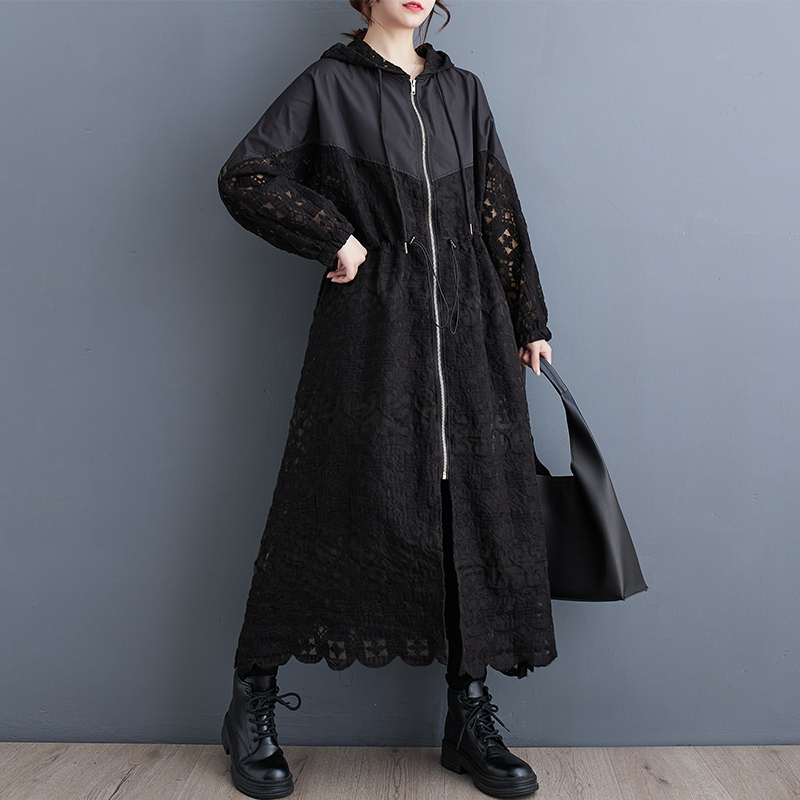 折扣秋装新款时尚潮流拼接镂空连帽大码宽松百搭显瘦风衣外套黑色