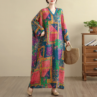 加肥加大新款花色度假风旅游V领复古长裙遮肉棉麻连衣裙加大袍子