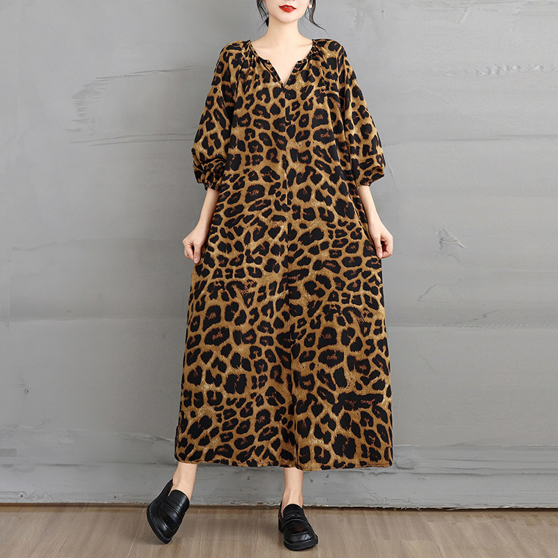 显瘦微胖春夏新款舒适柔软豹纹花V领宽松显瘦气质大码加长连衣裙,女装/女士精品,连衣裙,淘宝优惠券,粉丝福利购,淘宝优惠卷