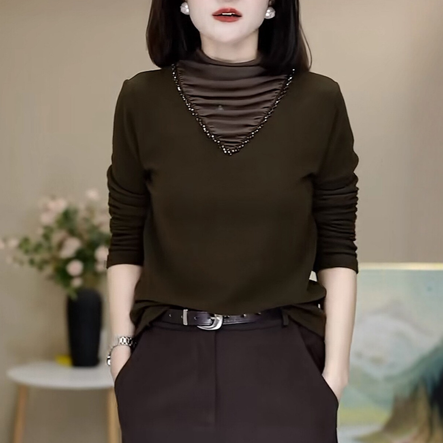 妈妈装半高领网纱拼接钉珠打底衫