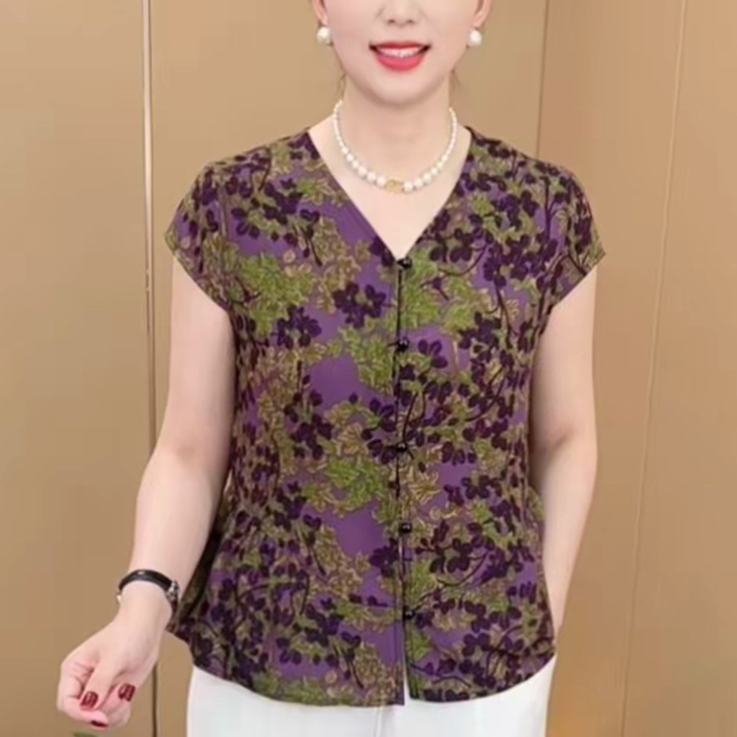 妈妈装夏季V领碎花显瘦遮肚女T恤