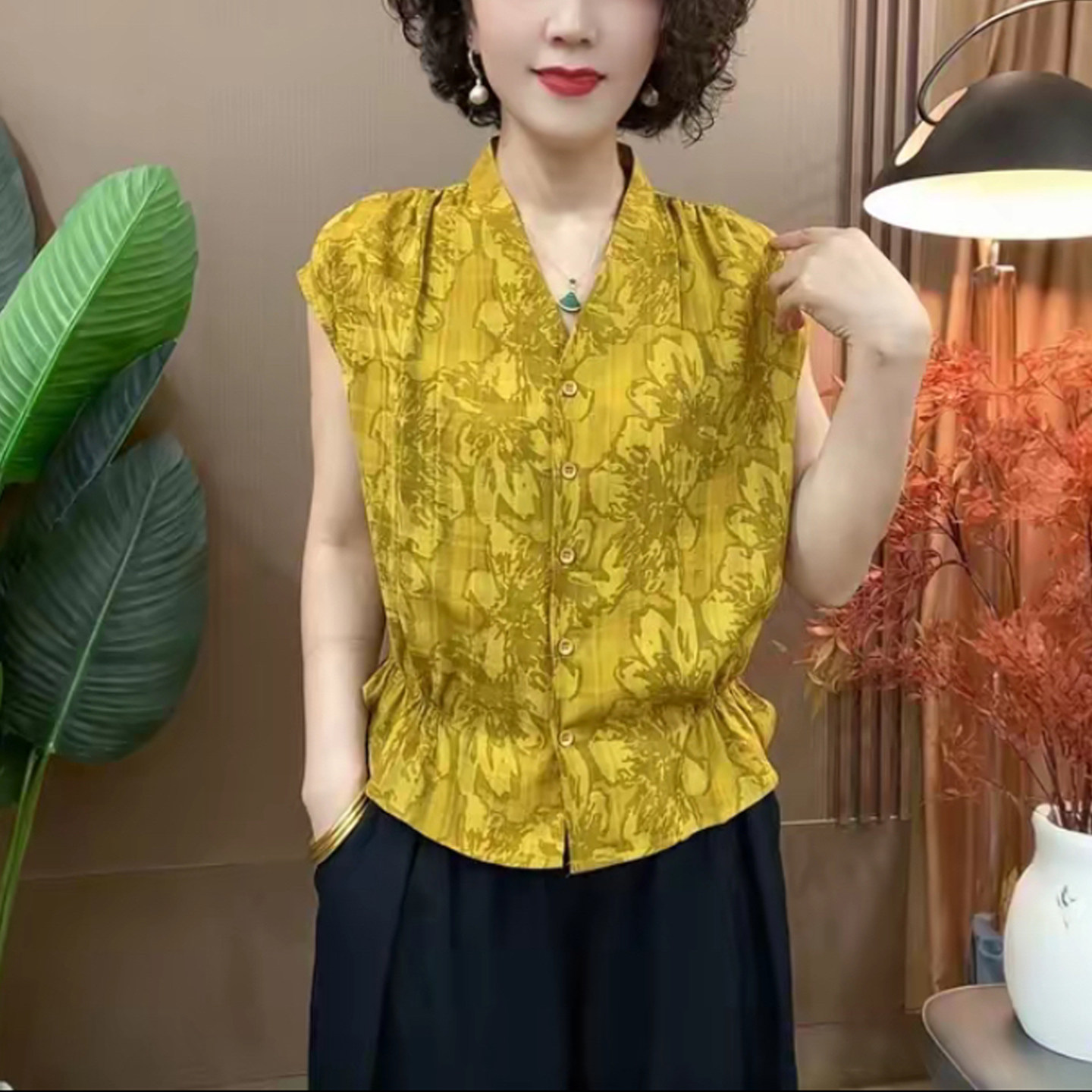妈妈装夏季V领单排扣收腰印花无袖小衫时尚女气质淑女减龄女上衣