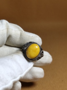 天然鸡油黄女款镶嵌老蜜蜡戒指 蜜蜡戒指 保真 包邮