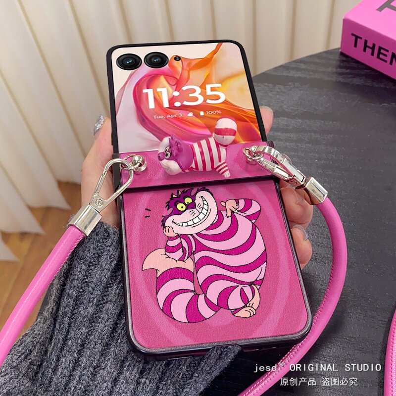 爱丽丝梦游仙境立体柴郡猫适用摩托罗拉Razr60手机壳折叠屏moto razr50ultra背带挂绳保护套可爱卡通斜挎新款