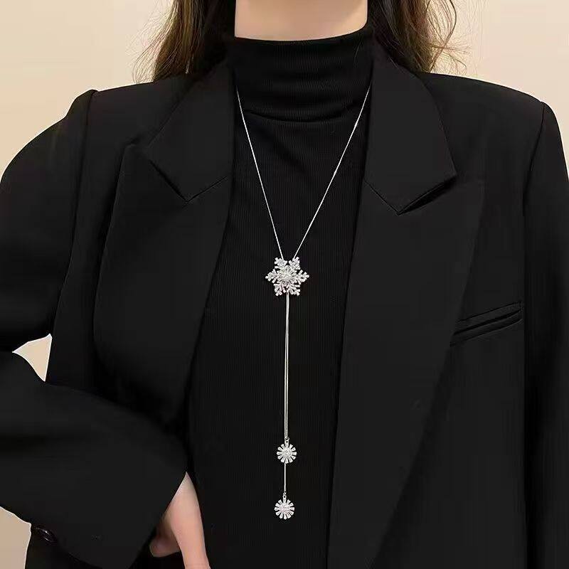 秋冬长款毛衣链女镶钻雪花可抽拉项链轻奢百搭显气质高级毛衣配饰