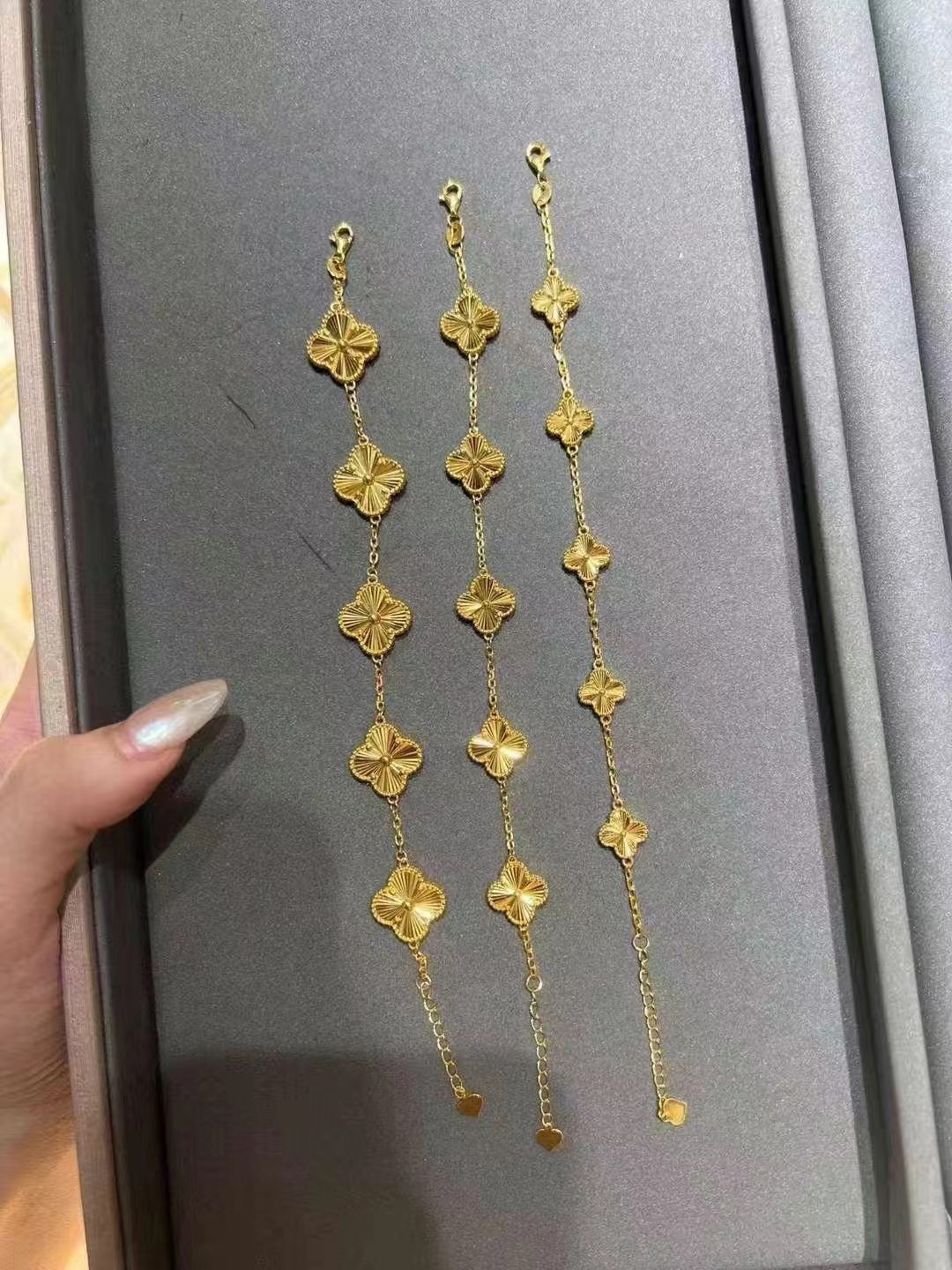 深圳水贝999足金雷射花纹四叶草大中小号五花黄金手链女图片