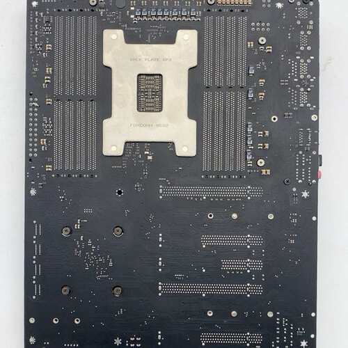 技嘉 X399 AORUS PRO 主板--议价商品