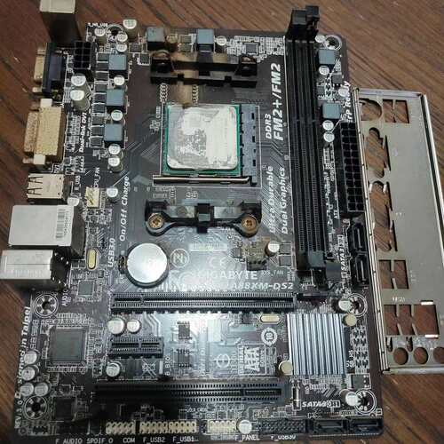 技嘉GA-F2A88XM-DS2主板+AMD X4处理器，F--议价商品