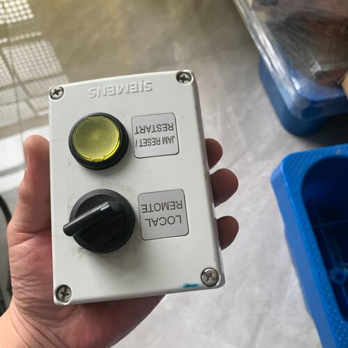 按钮盒 3SB3 802-2FJ10--议价商品