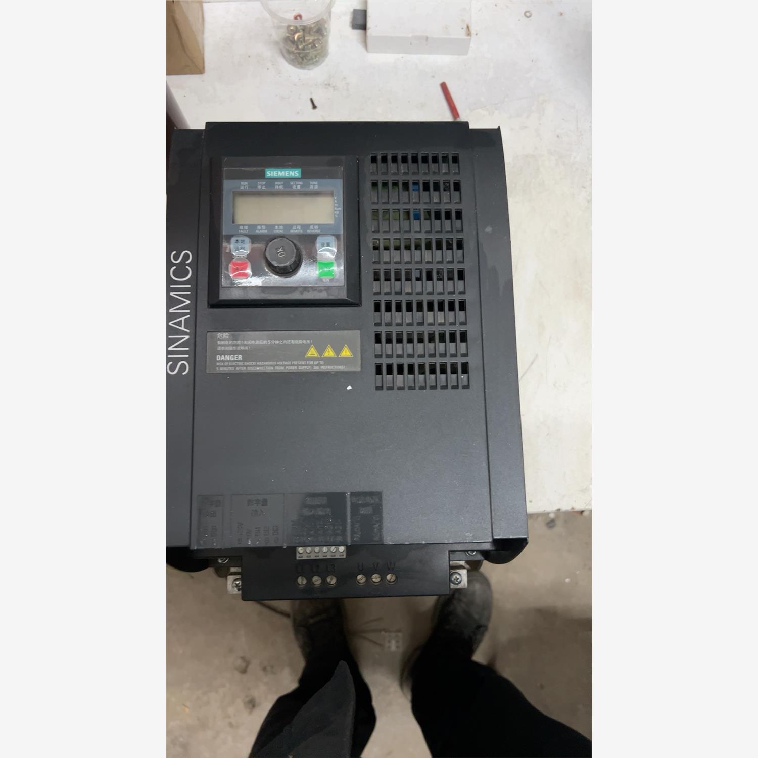 西门子6SL3217-0CE25-5UA1西门子变频器 V1-议价商品