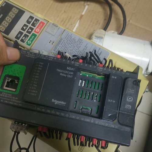 施耐德PLC TM241CEC24R 拆机质量好的--议价商品