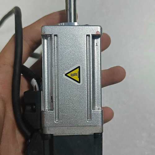 松下伺服电机MSMF012L1S2，100W，二手拆机，成色--议价商品
