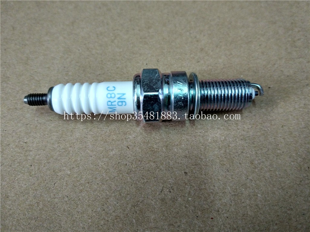 新大洲本田火花塞NGKMR8C9N进口