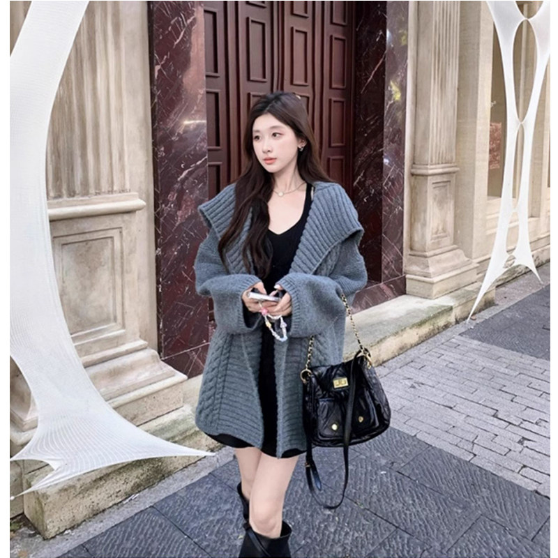 慵懒松弛感中长款麻花针织开衫女秋冬加厚宽松软糯大翻领毛衣外套