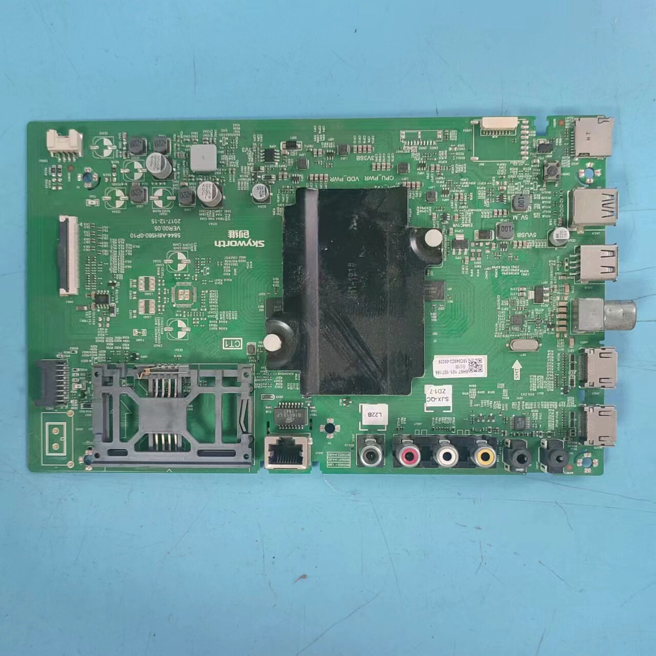 原装创维65H5主板实物图