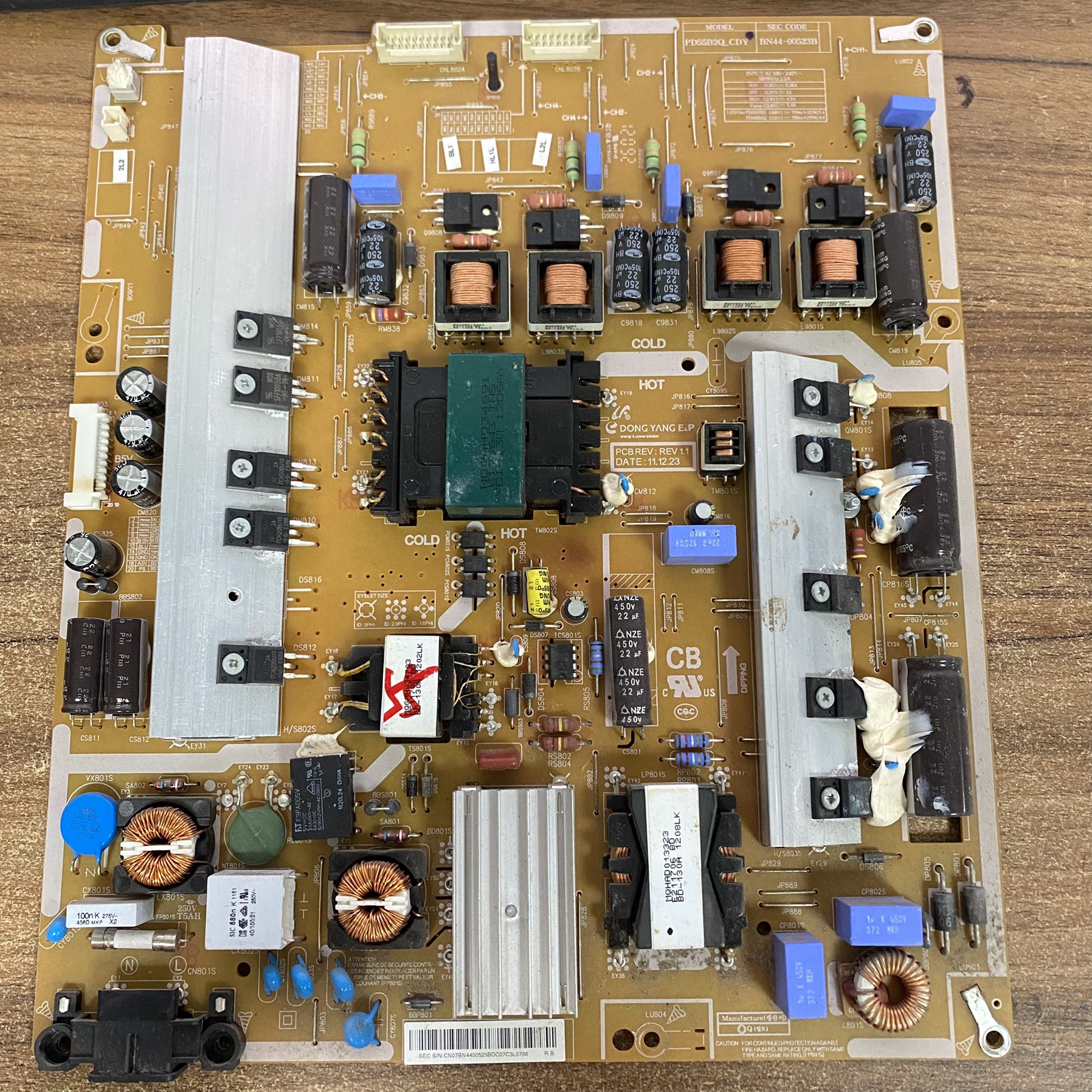 三星UA55ES8000JUA55ES7000J
