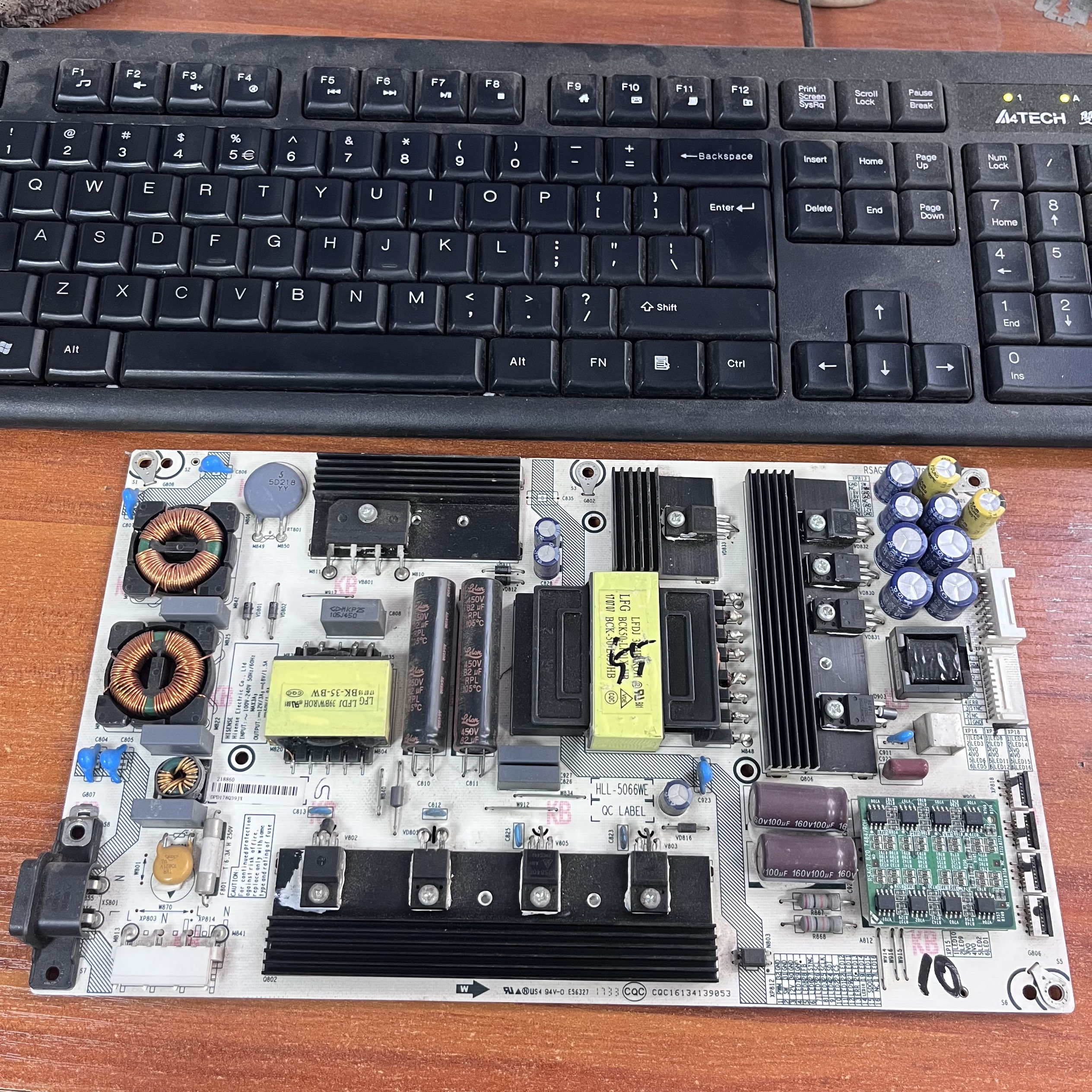 原装海信LED55NU7700U电视电源