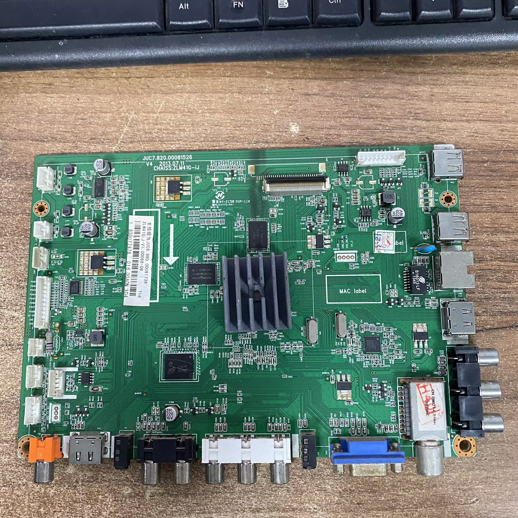 原装长虹3D46C2000i主板JUC7.820