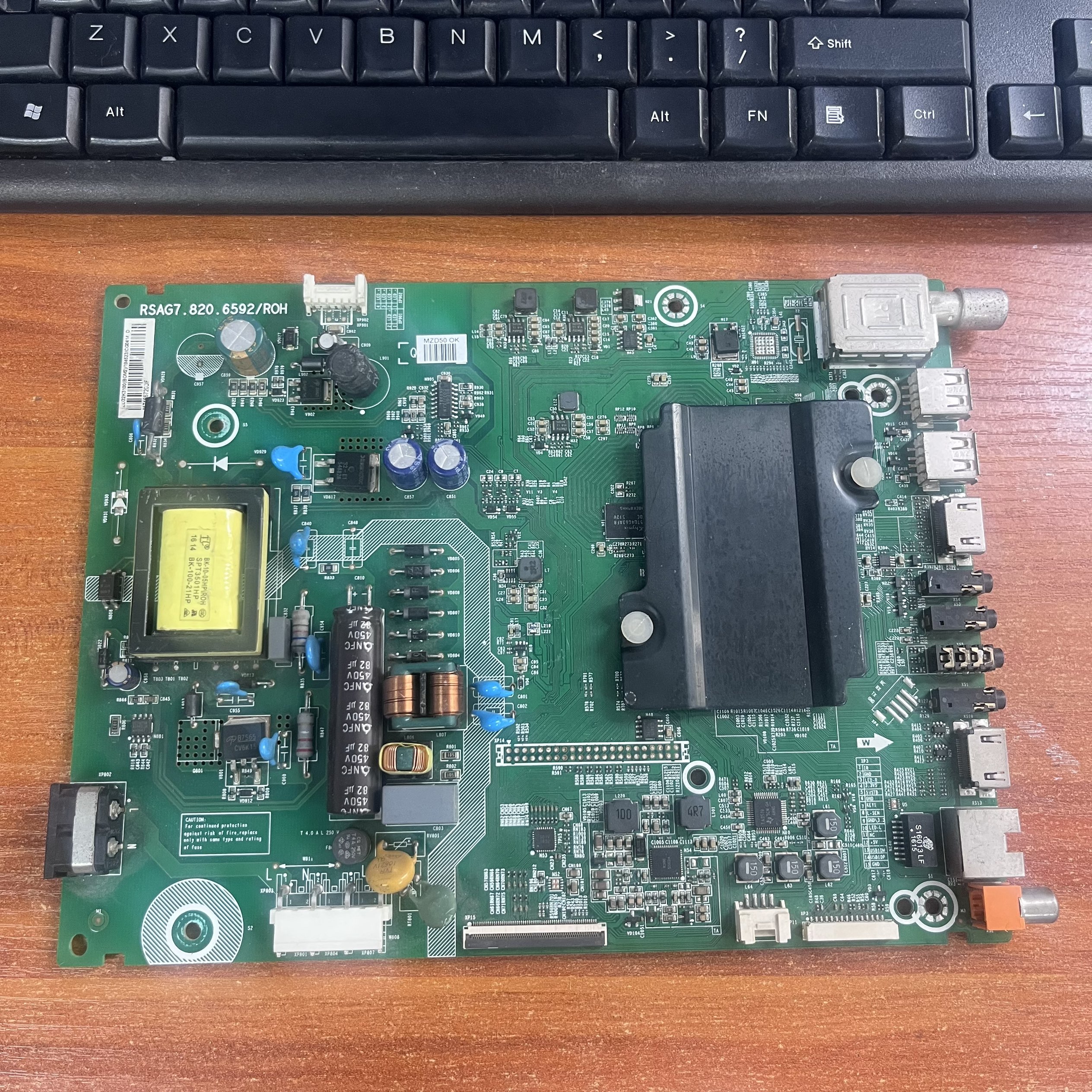 原装海信LED32EC320A主板RSAG7