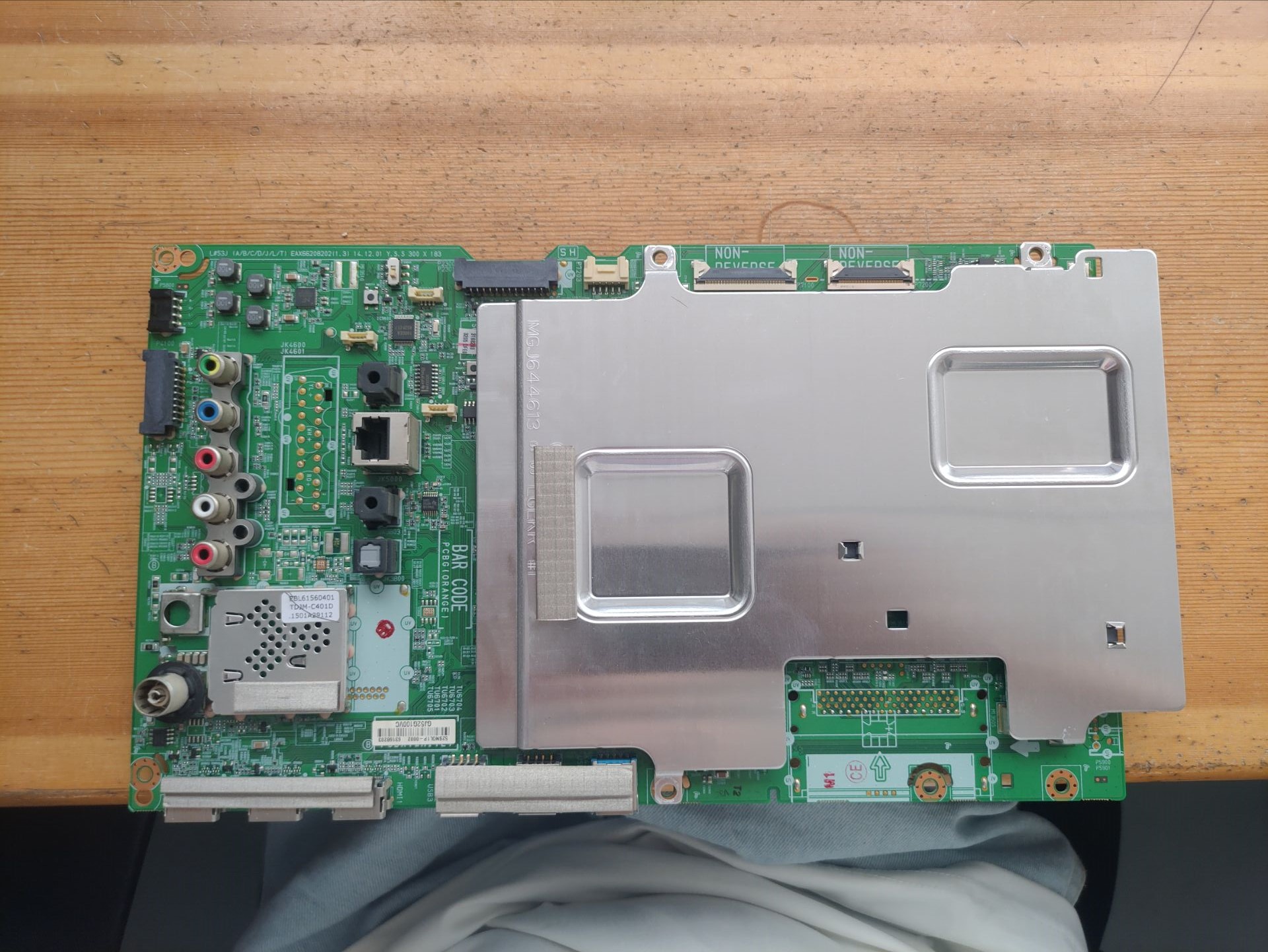 LG65UF8580-CJ主板EAX662