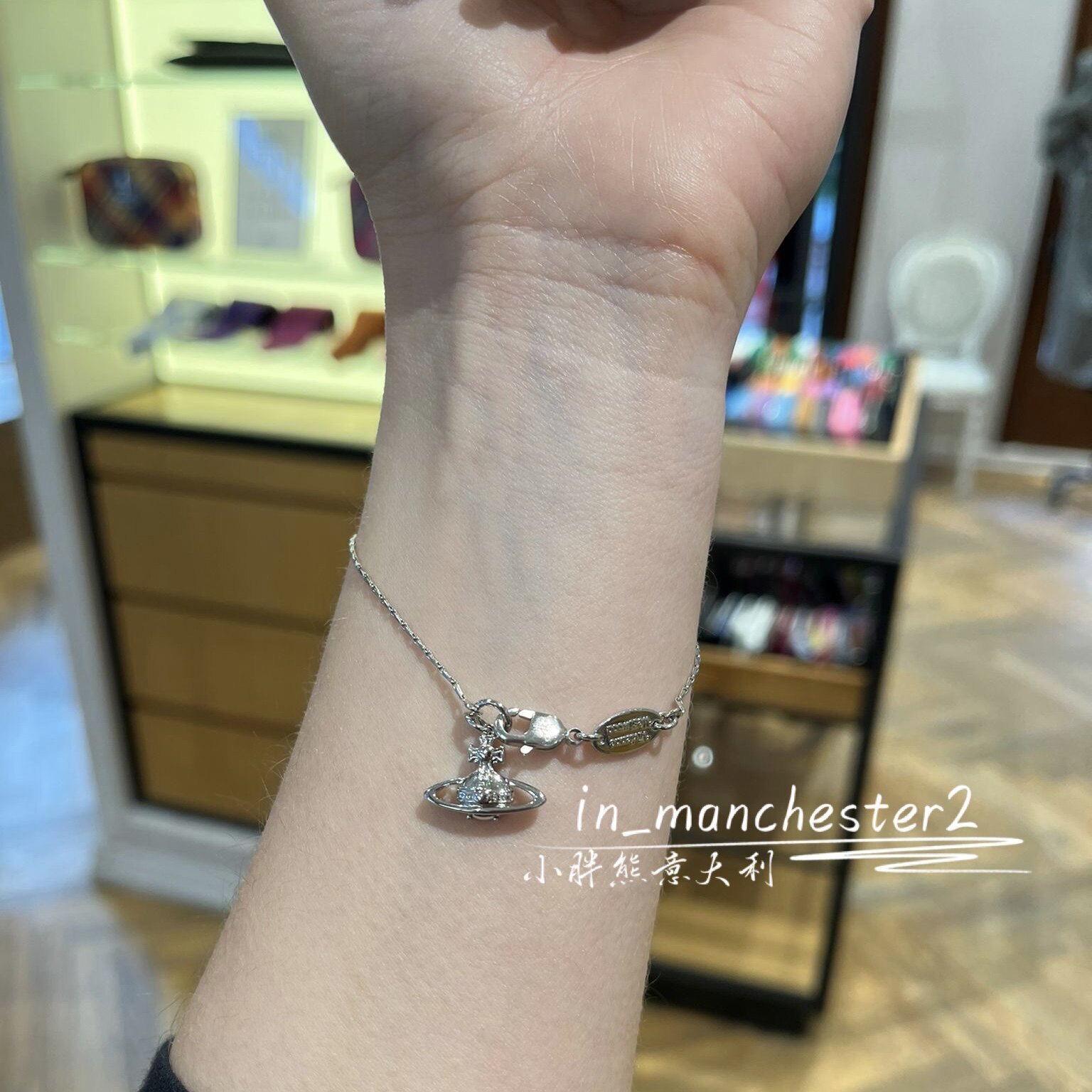 VIVIENNE WESTWOOD西太后经典土星SUZIE百搭优雅可爱手链手镯正品