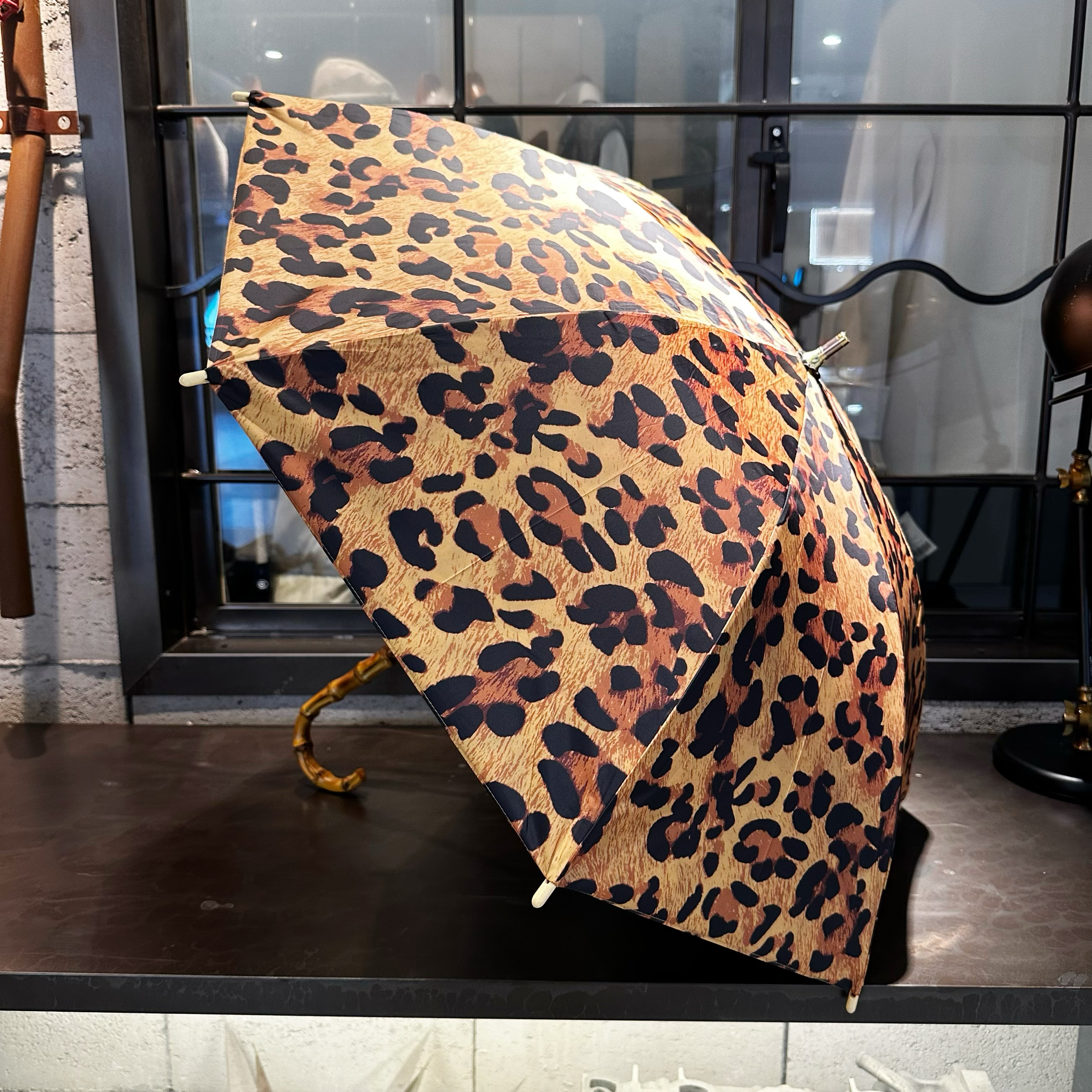 日本进口!轻奢豹纹长柄伞!抗风黑胶防晒紫外线性感晴雨两用雨伞