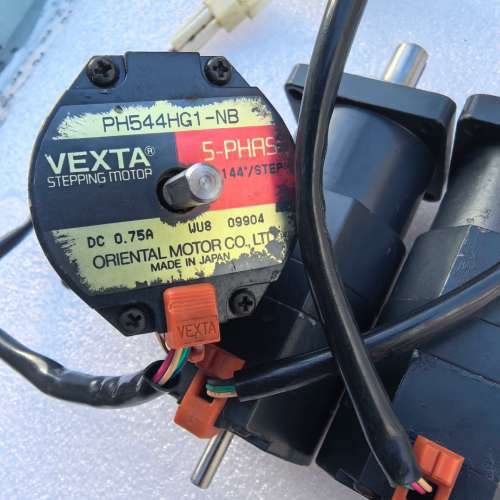 VEXTA东方步进电机PH544HG1-NB，相0.75A[议]