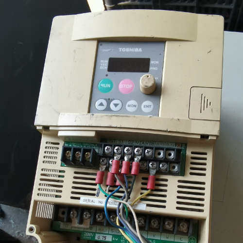 VFS7S-2007P（2）东芝变频器220V，0.75KW[议]