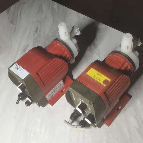 德国普罗名特计量泵2台，型号CNPB0705PVT200AC[议]