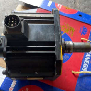 议 货4.5K 设备上拆下 那智杰电机MFMA452D5V3