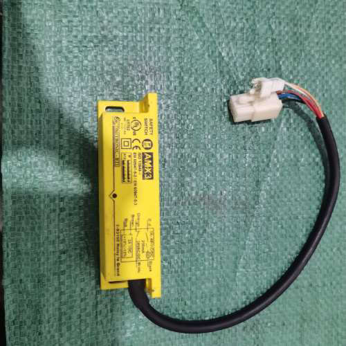 法国BTI AMX3安全开关传感器，黄色，带线缆和插[议]