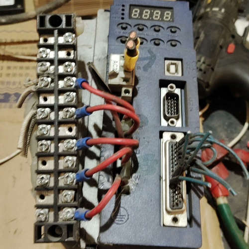 威科达伺服驱动器，VEC-VB-5R5H33B-M-C ，5[议]