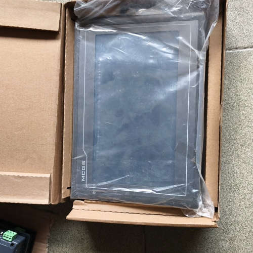 昆仑通态触摸屏TPC1061Ti，未用货，带包装[议]