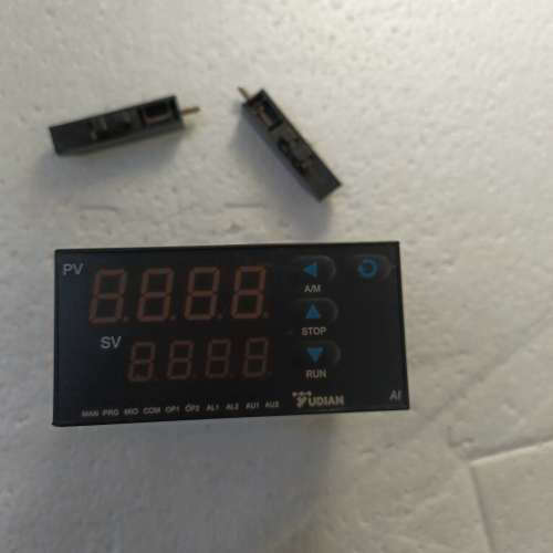 宇电温控器，型号 AI-501 ，拍照，[议]