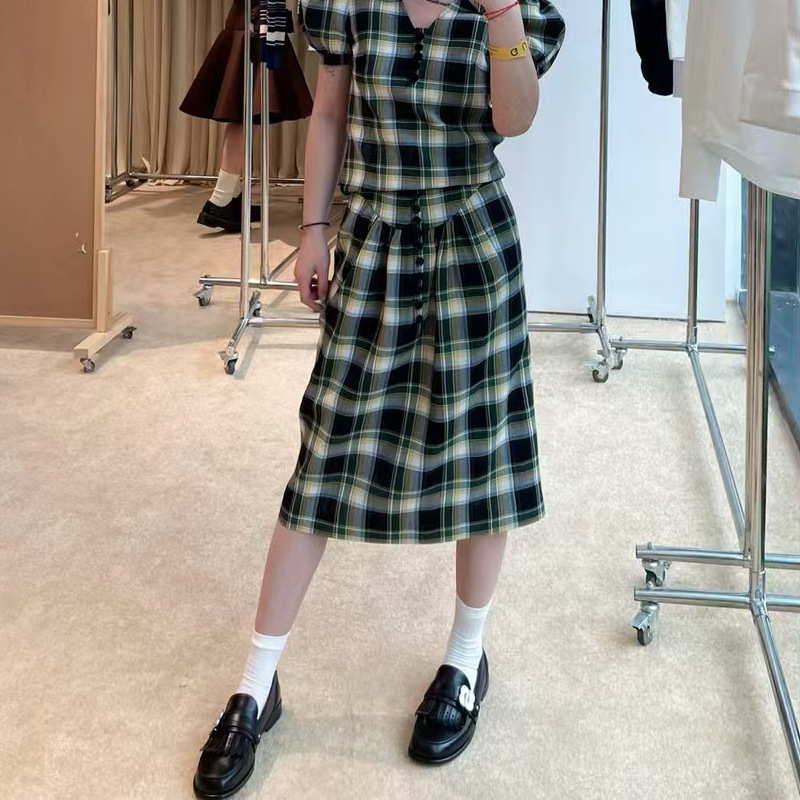 钮扣装饰百搭半身裙女