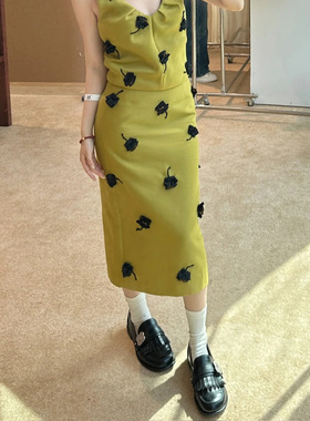 花一【上海高版本】25ss直筒包臀裙手缝花朵中长款半身裙shushuto