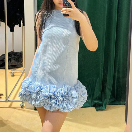 立体花朵装饰背心连衣裙女
