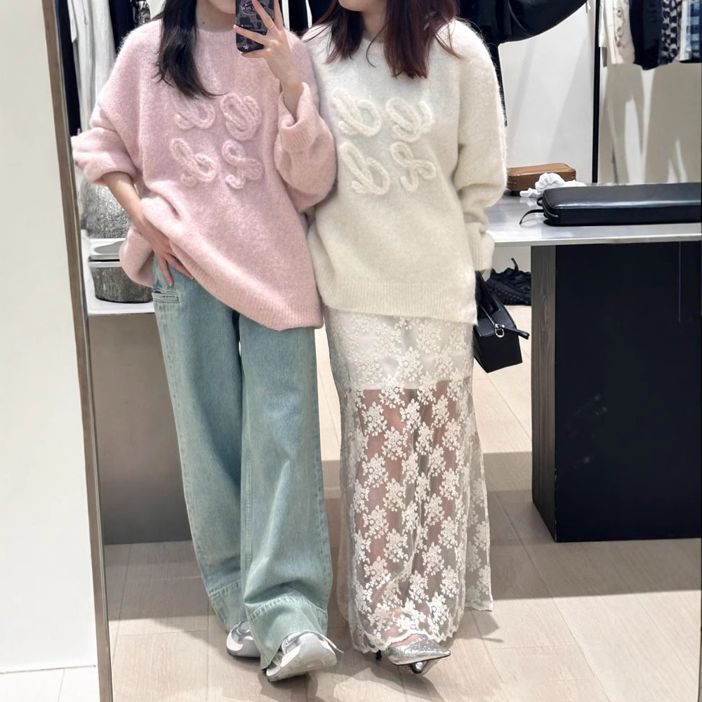 感温柔时髦盘花套头毛衣