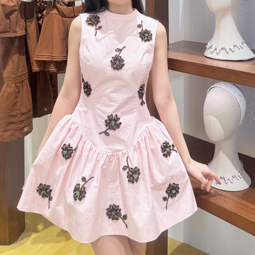 背心裙子丝带绣花朵连衣裙女