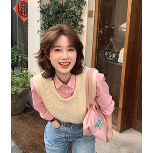 春装女2026年新款小香风温柔系炸街奶乖粉色衬衫马甲韩剧两件套装