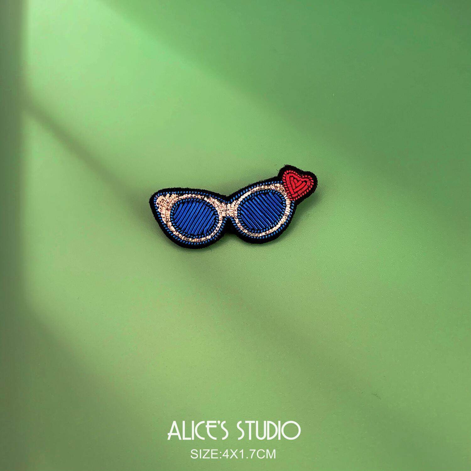ALICE STUDIO法国设计手工刺绣进口带爱心嘻哈眼镜胸针装饰领针潮