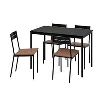 Черный обеденный стол с обеденным креслом Сандерберга