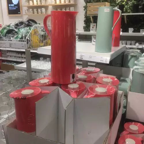 Домашний дом Ikea Home Shanghai Ikea приобретает большой HUD Thermos теплой вода для бутылки с изоляцией.