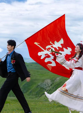 婚纱照外景街拍新中式中国红秀禾纱裙红色喜字旗手捧花红头纱